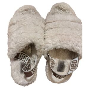 UGG Women’s Cream Shearling Fluffy Slippers Cozy Lounge Shoes Size 7